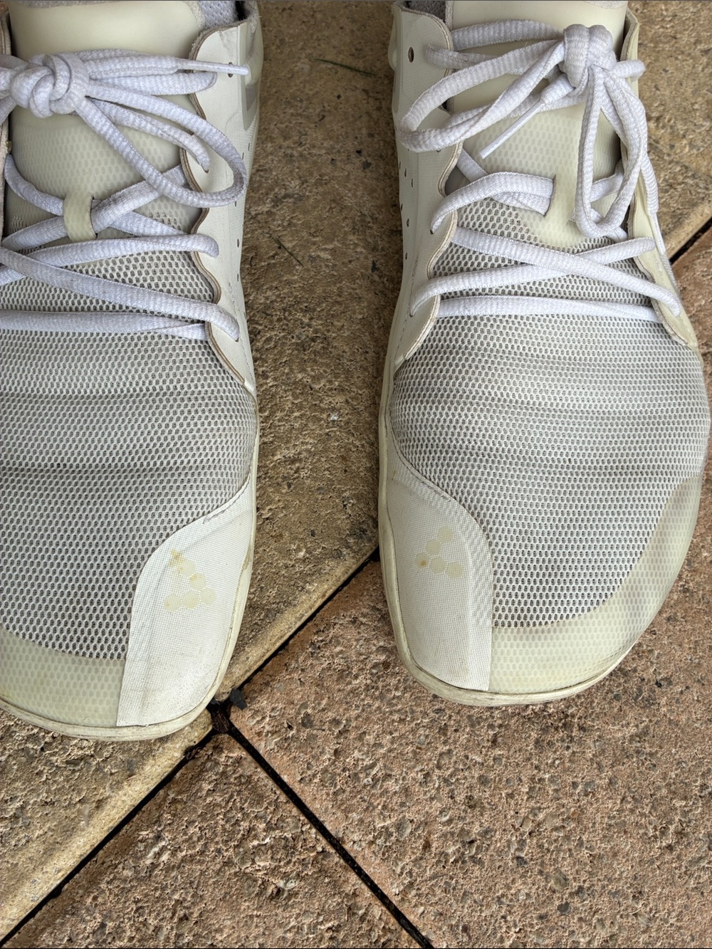 Vivo Barefoot Men's Off-White Mesh Athletic Sneakers